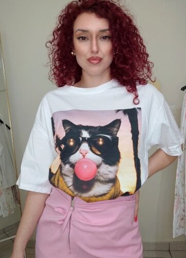 Oversized t-shirt με στάμπα γάτα (λευκό)